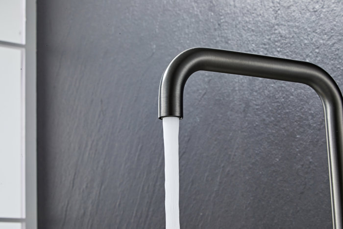 Kjøkkenbatteri vinklet L-form gunmetal